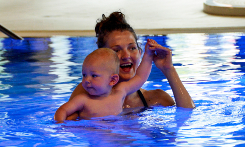 Baby- en peuterzwemmen zwembad Koekoek Vaassen.jpg