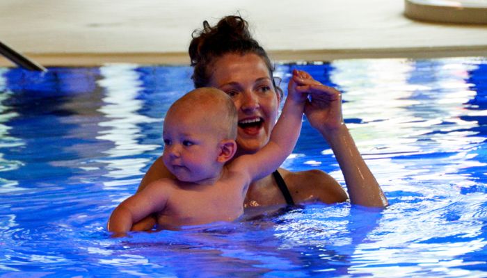 Baby- en peuterzwemmen zwembad Koekoek Vaassen.jpg